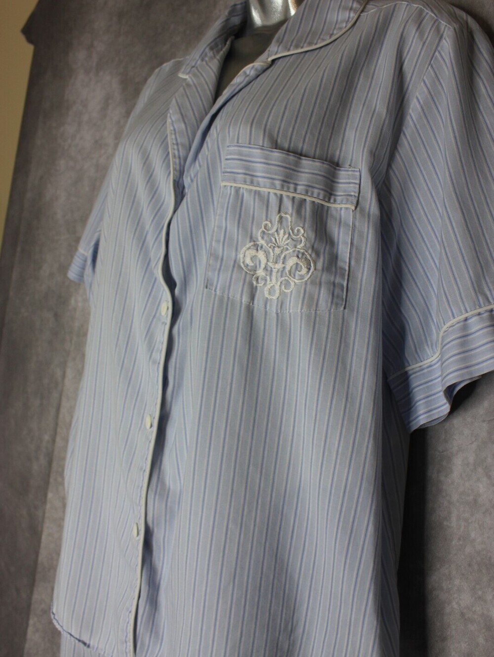 Carriage Court Pajama Set Size Large